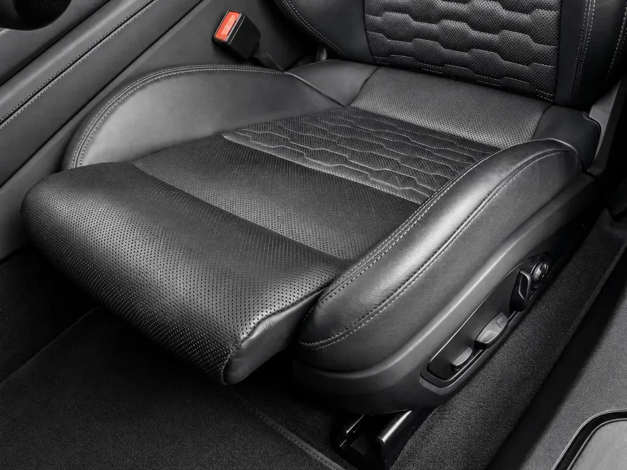 Audi e-tron GT GT 93 kWh 476pk · SOH 92% · Glazendak · 360 Camera · Luchtvering · Stoelventilatie · B&O Audio · Matrix LED · 20'' Inch ·