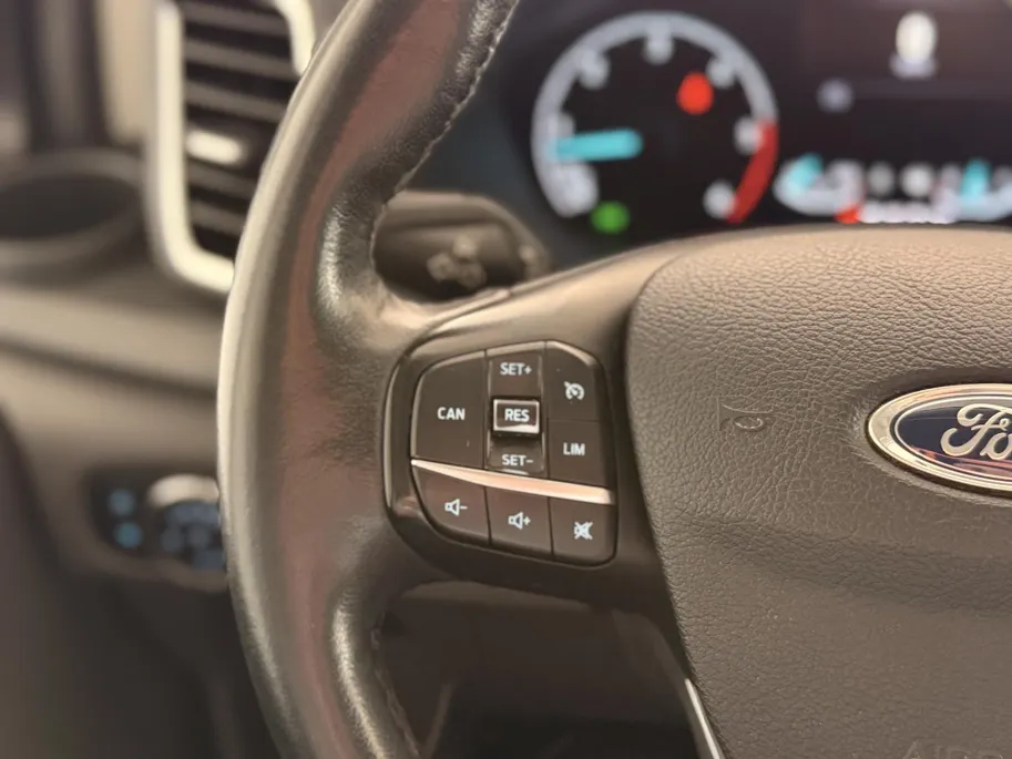 Ford Transit Custom 280 2.0 TDCI L1H1 Limited DUBBELE ZIJSCHUIFDEUR I TREKHAAK I BI-XENON KOPLAMPEN I WINTER PACK I APPLE CARPLAY / ANDROID AUTO I