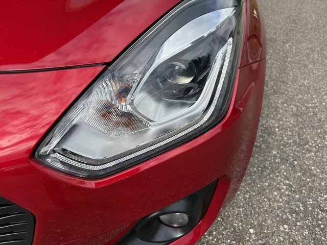 Suzuki Swift 1.0 Stijl Smart Hybrid | Trekhaak | All Seasons