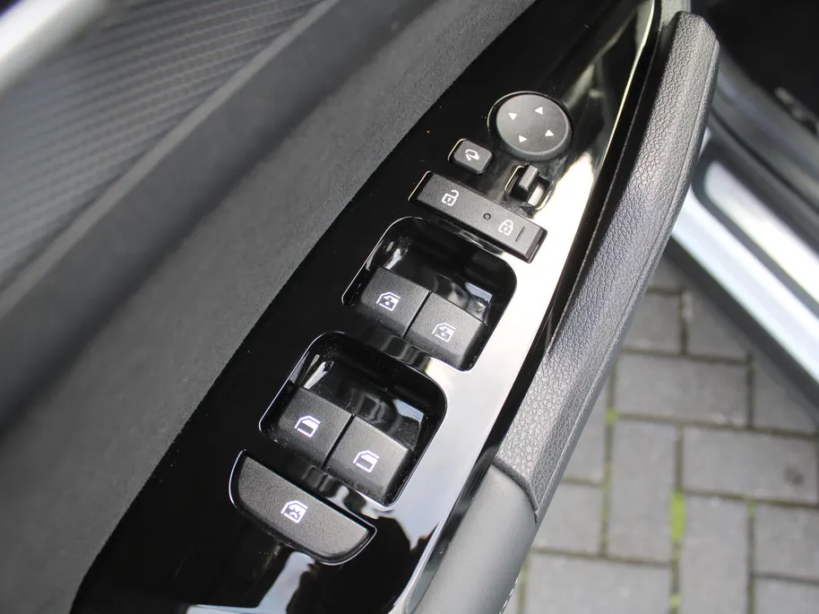 Kia Sportage 1.6 T-GDi Hybrid GT-Line Limited Edition |  Stuur-/stoelverwarming | Navi | 18' LM | Clima | Cruise adapt. | LED | Keyless | Apple Carplay/Android Auto |