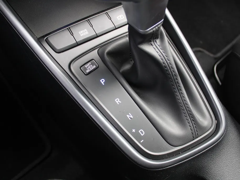 Hyundai i20 1.0 T-GDI Comfort Smart | Camera | 16' LM | Cruise | Navi | Apple Carplay/Android Auto | Dodehoek detectie | Airco | Automaat |