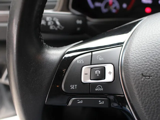 Volkswagen T-Roc 1.0 TSI Style | Airco | Navigatie | Trekhaak | PDC