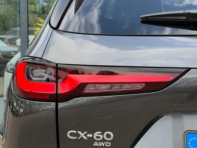 Mazda CX-60 2.5 e-SkyActiv PHEV Homura Plus | TREKHAAK |AUTOMAAT | PLUG-IN HYBDRIDE | PANORAMADAK | 2500kg TREKGEWICHT | LEDER | 360gr CAMERA | MEEST LUXE UITVOERING | BIJNA NIEUW |