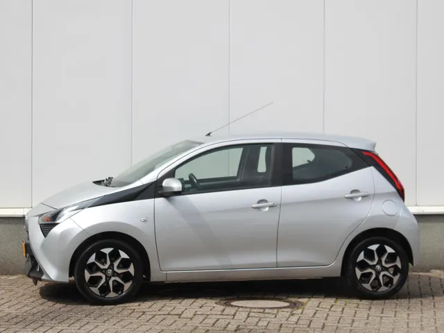 Toyota Aygo 1.0 VVT-i x-cite | Carplay / Android Auto | Camera | All Season