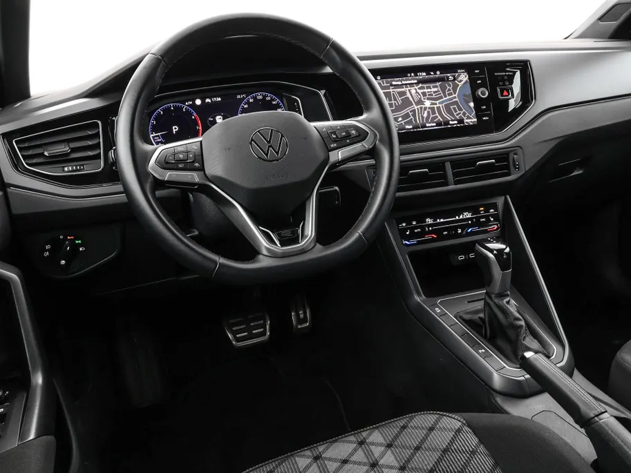 Volkswagen Polo 1.0 TSI 110pk DSG R-Line · Camera · Matrix LED · Stoelverwarming · Apple/Android Car Play · ACC · P-Sensoren · 17'Velgen ·