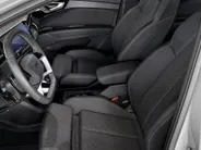 Audi Q4 e-tron 45 quattro S Edition 82 kWh/285pk · Trekhaak · Apple/Android Car Play · Sonos · Camera · 21'' · Adaptive Cruise Control · Stoelverwarming ·