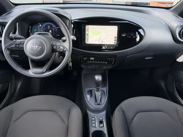 Toyota Aygo X Hybrid 115 play | Apple Car-Play | Adap cruise