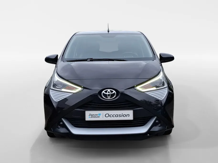 Toyota Aygo 1.0 VVT-i x-play | ACHTERUITRIJCAMERA | 5 DEURS | TELEFOON | AIRCO | ELEKTRISCHE RAMEN |