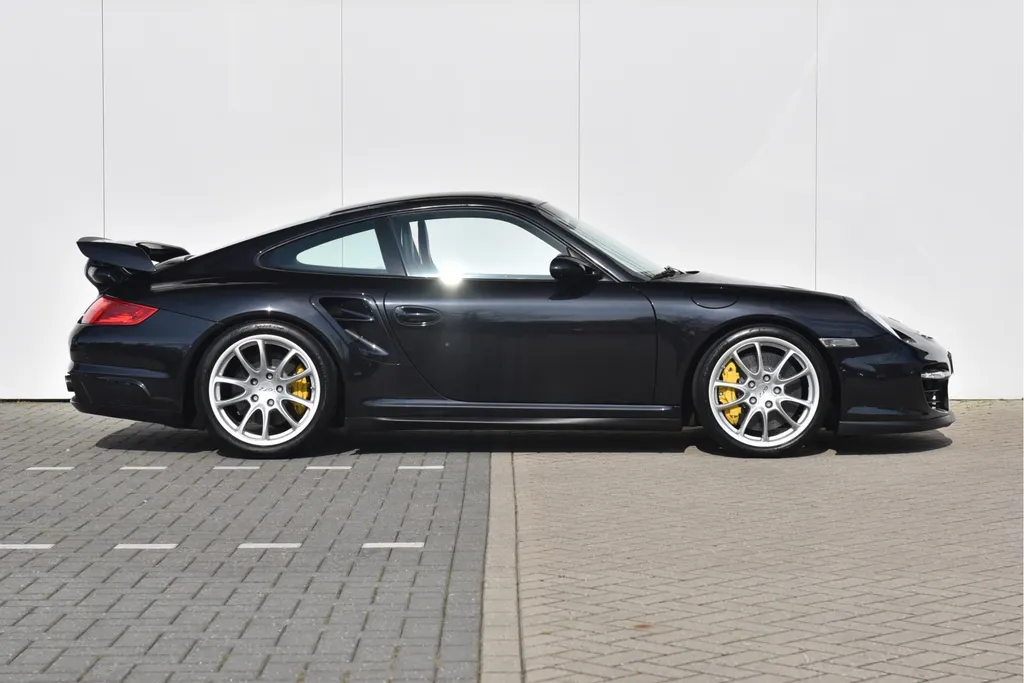 Porsche 911 3.6 GT2