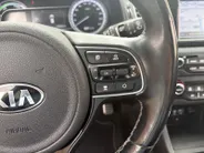 Kia Niro 1.6 GDi Hybrid ExecutiveLine | Trekhaak | Stoel verwarming en koeling | Lederen bekleding | Navigatie | Dodehoek detectie | Apple Carplay / Android Auto | Verbruik 1 op 20!