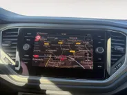 Volkswagen T-Roc 1.5 TSI Sport | Automaat | Apple Carplay/Android Auto | Trekhaak | Navigatie | Climate Control | Cruise Control | DAB | Goed Onderhouden