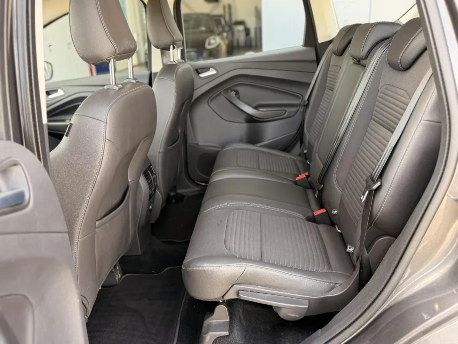 Ford Kuga 1.5 EcoBoost Titanium TREKHAAK I VOORRUITVERWARMING I ACHTERUITRIJCAMERA I CRUISE CONTROL I APPLE CARPLAY / ANDROID AUTO I