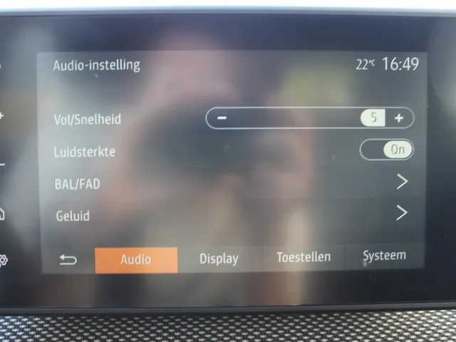 Dacia Sandero 1.0 TCe 90 PK LPG G3 Expression | Trekhaak | Camera achter | Airco | 12V aansluiting in kofferbak | Dode hoe detectie |