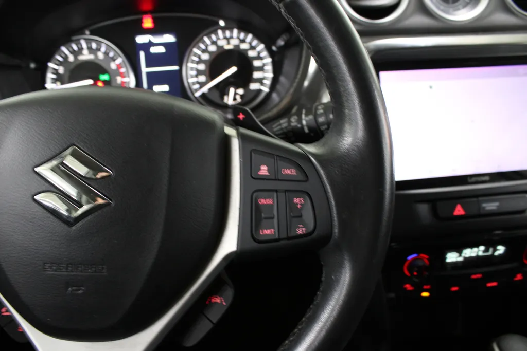 Suzuki Vitara 1.4 Boosterjet Style Smart Hybrid Automaat / Afn. Trekhaak /