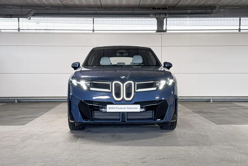 BMW iX3 50 xDrive 113 kWh
