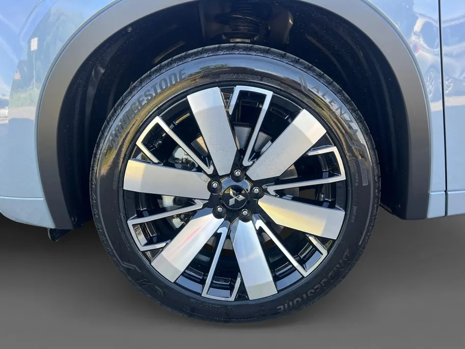 Mitsubishi Outlander 2.4 PHEV Instyle+ € 5.000 euro korting eigen voorraad| 8 jaar garantie| Snel leverbaar | Totaalprijs op is op.m26