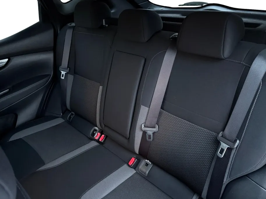 Nissan QASHQAI 1.3 DIG-T N-Connecta | Trekhaak | Navigatie | Camera | Stoelverwarming | Apple Carplay/Android Auto |  Lichtmetalen Velgen |