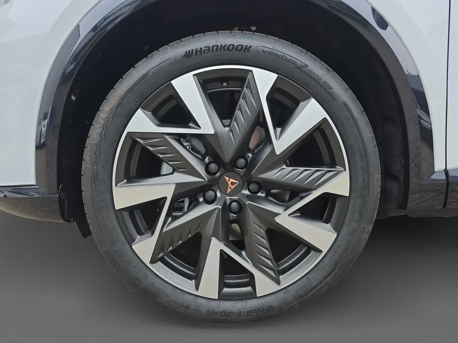 CUPRA Formentor 1.5 TSI e-Hybrid Business 204Pk | Panoramadak | Elektr. Trekhaak | Stoelverwarming | Elektr. Achterklep | Matrix Led koplampen | Virtual Cockpit | Fabrieksgarantie |
