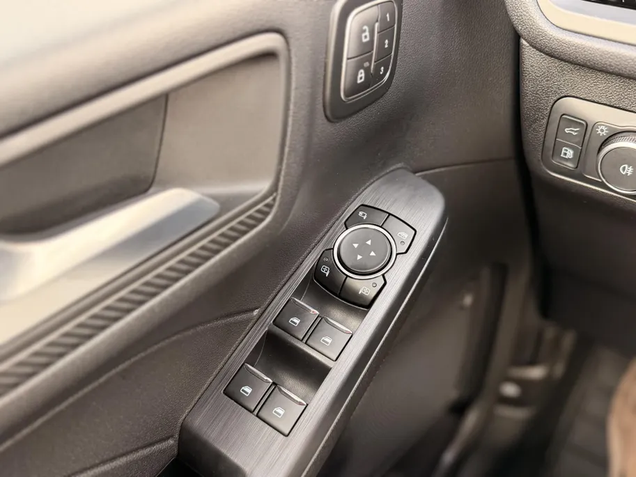 Ford Kuga 2.5 PHEV ST-Line X DRIVER ASSISTANCE PACK I WINTER PACK I BLACK PACKAGE I  PANORAMADAK I MATRIX LED-KOPLAMPEN I APPLE CARPLAY / ANDROID AUTO I