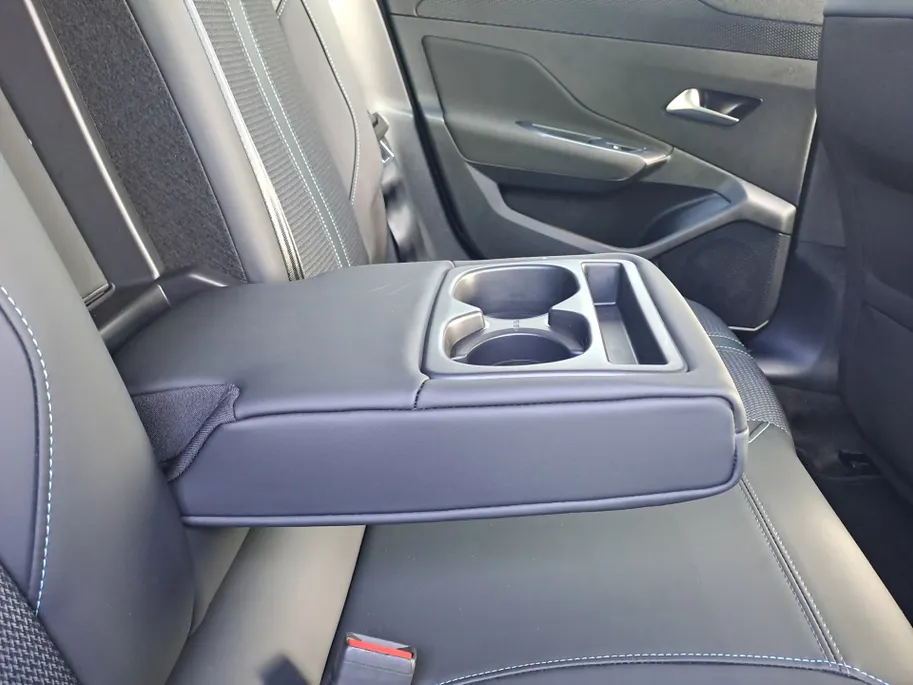 Peugeot 308 1.2 PureTech AUTOMAAT Active Pack Business | Adaptieve Cruise | Climate | Stoelverwarming | Apple Carplay/Android Auto
