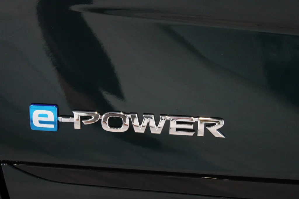 Nissan QASHQAI 1.5 e-Power N-Design |Nieuwe sterke motor|Coldpack|Panoramisch dak|Camera rondomzicht|Parkeersensoren voor en achter|Naviagatie|Apple carplay&Android auto|20inch Lichtmetalenwielen|Alcantara bekleding|