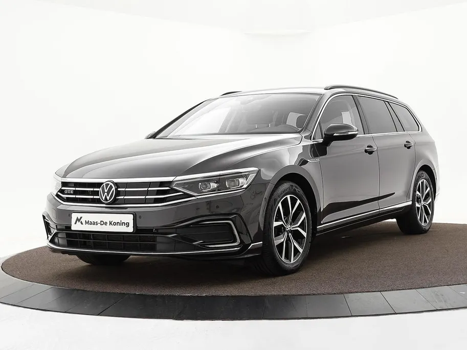 Volkswagen Passat 1.4 TSI 218pk DSG PHEV GTE Business · Camera · Wegklapbare Trekhaak · Apple/Android Car Play · P-Sensoren · 17'' Inch ·