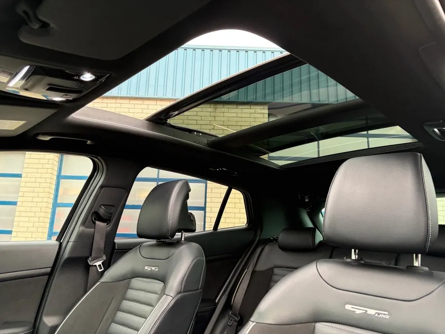 Kia Sportage 1.6 T-GDi Plug-in Hybrid AWD GT-PlusLine | EXCLUSIEVE UITVOERING | APPLE CARPLAY / ANDROID AUTO | PANO | ADAPT. CRUISE | STUUR/STOEL VERWARMING / VERKOELING | NAVI | 360° GRADEN | MEMORY SEATS | KAMELEON TINT |