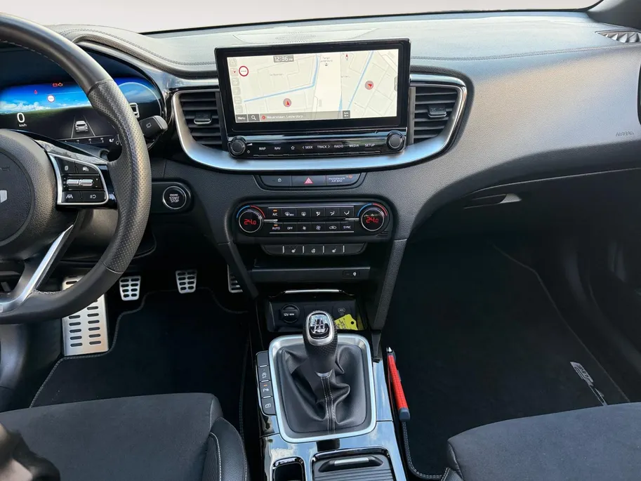 Kia Ceed 1.0 T-GDi GT-Line | Panorama schuifdak | Navigatie | Camera | Apple Carplay / Android auto | Stoelverwarming/ Stuurverwarming | Cruise control | Lichtmetalen Velgen |