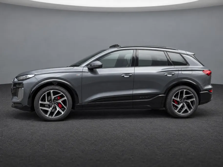 Audi Q6 e-tron S edition performance 100 kWh 306pk · SOH 98,1% · Panoramadak · Warmtepomp · 360 Camera · Wegklapbare Trekhaak · Bang & Olufsen · Kuipstoel · 21'' Inch · Garantie t/m 21-01-2031 of 100.000km