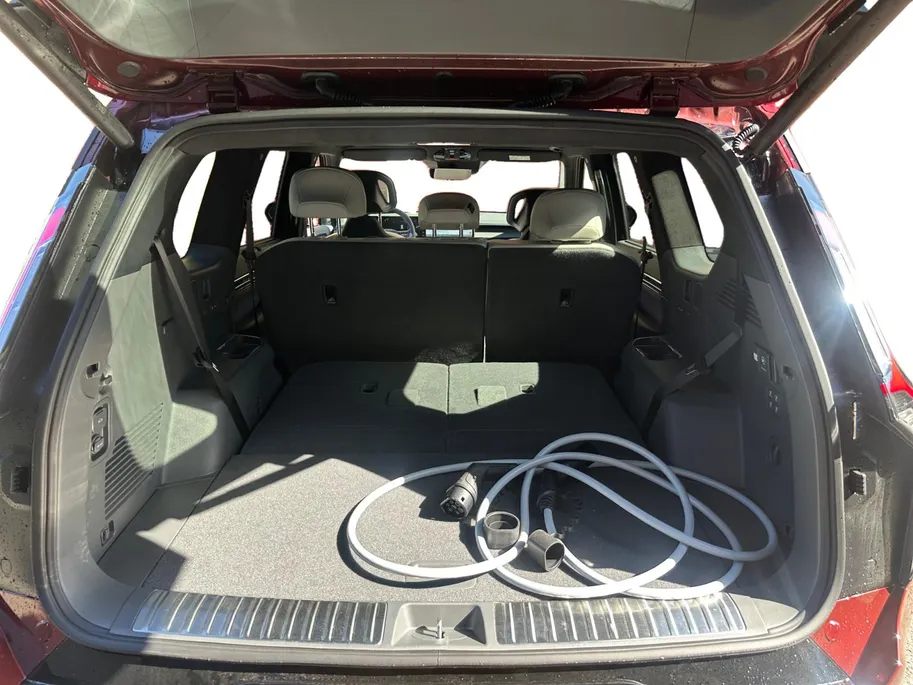Kia EV9 GT-line AWD 99,8 kwh 7 zits | 385 PK | Geventileerde/verwarmde stoelen | Wireless Carplay & Android auto | 2.500 kg trekgewicht | Meridian | Fabrieksgarantie t/m 19-6-2033 +3x 1 jaar*  | NAP