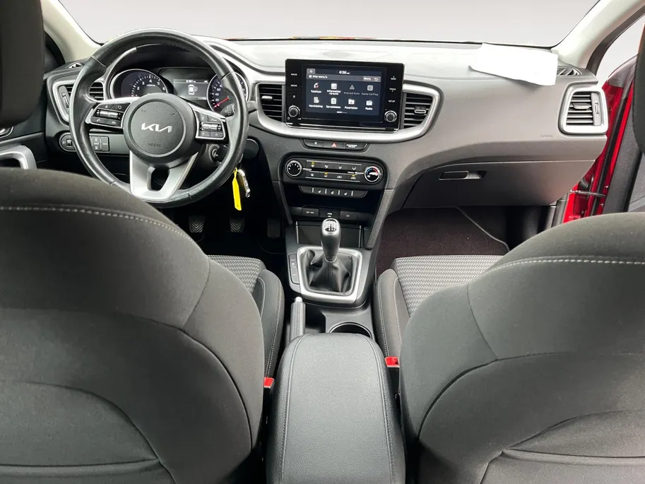 Kia XCeed 1.0 T-GDi ComfortLine | Gratis beurt bij aflevering | All seasons banden | Apple Carplay | Android Auto | Achteruitrijcamera | Climate control | Stoelverwarming | Stuurverwarming |