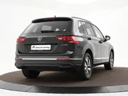 Volkswagen Tiguan 1.4 TSI eHybrid 245pk DSG Life Business · Camera · Inklap. Trekhaak · Stuur- & Stoelverwarming · Parkeerassistent · Apple/Android Car Play ·