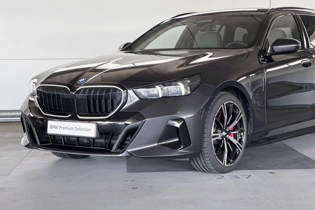 BMW 5 Serie Touring 550e xDrive M-Sport