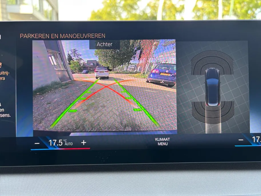 BMW 3 Serie Touring 320e | Leder |  Dealer onderhouden | Blackpack | Virtual cockpit | Camera |