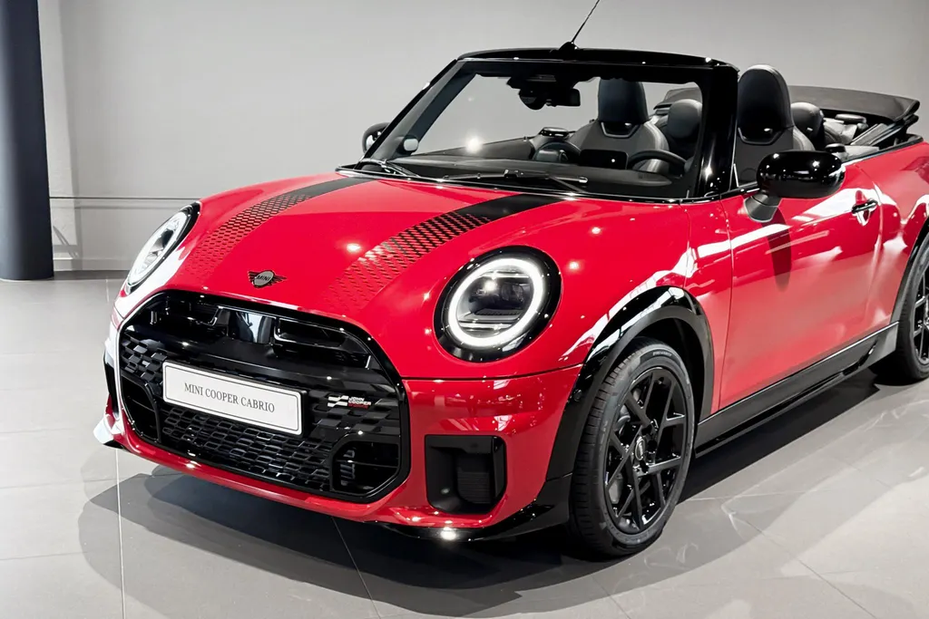MINI Cooper Cabrio 2.0 Cooper C John Cooper Works