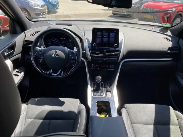 Mitsubishi Eclipse Cross 2.4i PHEV First Edition | All Seasons