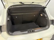 Renault Clio 90PK TCe GPF Evolution | DEMO | Navi | Camera | Apple CarPlay/Android Auto | Parkeersensoren | Airco | Licht & Regen Sensor | Cruise Control | Full LED | Digital Cockpit |
