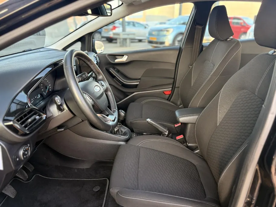 Ford Fiesta 1.0 EcoBoost Hybrid Titanium WINTER PACK | KEYLESS ENTRY | PARKEER SENSOREN ACHTER | APPLE CARPLAY / ANDROID AUTO
