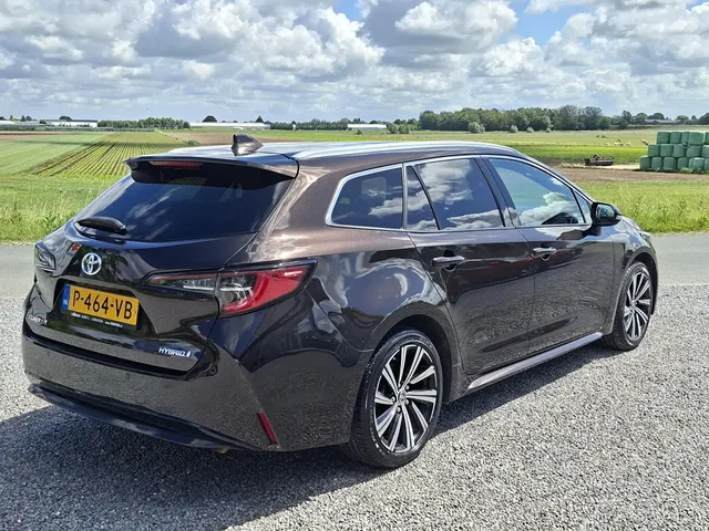 Toyota Corolla Touring Sports 1.8 Hybrid Dynamic AUTOMAAT | rijklaarprijs!!