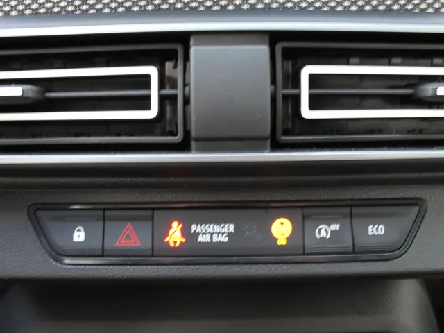 Dacia Sandero 1.0 TCe 100 PK ECO-G Expression | Trekhaak | Parkeersensoren achter | Apple car Play | Lage km stand |