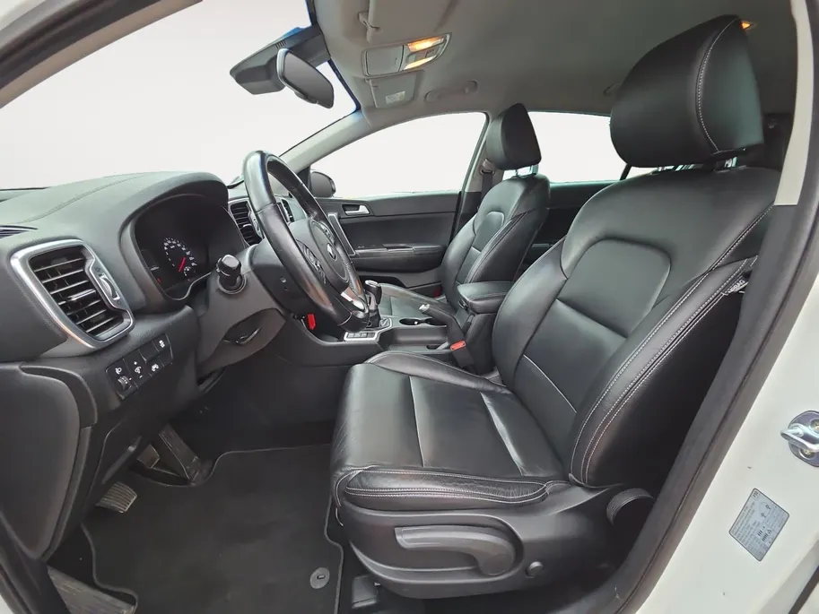 Kia Sportage 1.6 GDI DynamicLine | Dealer Onderhouden | Stoelverwarming voor en achter | camera | Navigatie | Cruise Control | LM Velgen 17' | Lader | 12 Maanden BOVAG Garantie |