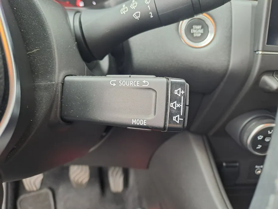 Renault Captur 1.0 TCe 90 Zen | Navigatie | Camera | Sensoren | Rijstrooksensor met correctie | Airco | Apple Carplay/Android Auto