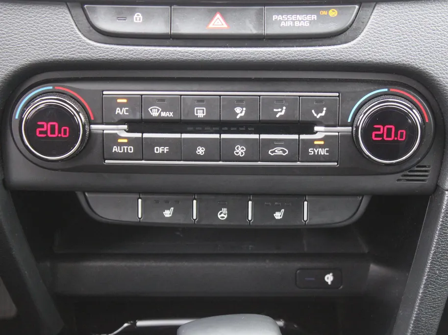 Kia Ceed Sportswagon 1.5 T-GDi MHEV DynamicPlusLine | Stoel- & stuurverwarming | Camera | LED | Navi | Elek. achterklep |