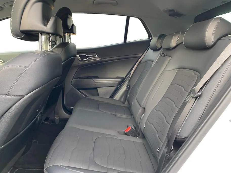 Kia Sportage 1.6 T-GDi Plug-in Hybrid AWD DynamicPlusLine | PHEV | 360 graden camera | Keyless | navigatie | Elektrische achterklep | Stoel-en stuurverwarming