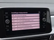 Volkswagen T-Roc 1.0 TSI 110pk Life · Trekhaak · Camera · Dodehoeksensoren · Adaptive Cruise Control · Apple/Android Car Play · Clima ·