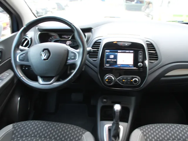 Renault Captur 1.3 TCe 150 PK Intens | Automaat | Trekhaak | Sensoren rondom | Camera | Dode hoek sensoren |