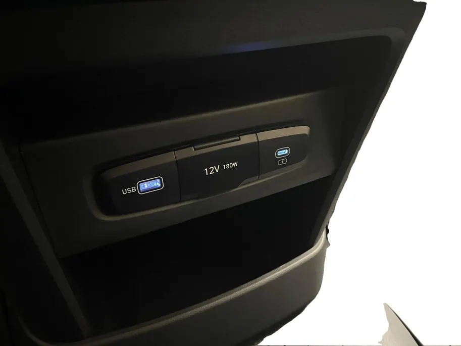 Hyundai Staria 1.6 T-GDI HEV | 3p. | Betimmerd! | Navi | Climate control | Carplay