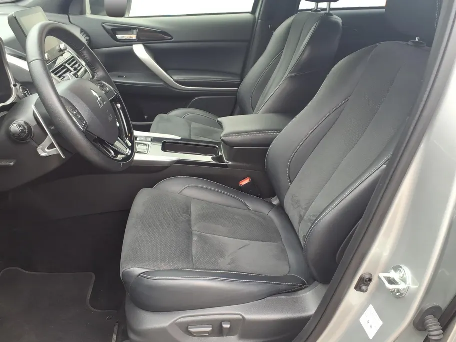 Mitsubishi Eclipse Cross 2.4 PHEV Intense+ Automaat | Navigatie | Trekhaak | Dealer onderhouden | Fabrieksganatie