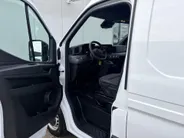 Renault Master E-Tech T35 L2H2 Advance Long Range 87 kWh Automaat | NIEUWE AUTO - DIRECT LEVERBAAR! | Camera | Climate Control | Cruise Control | Apple CarPlay/Android Auto | Full LED | Licht & Regen Sensor | Parkeersensoren |