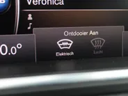 Volvo V40 Cross Country 1.5 T3 Dynamic Edition | Trekhaak | 17' LM | Panoramadak | Leer | PDC v+a | Camera | Stoel-/voorruitverwarming | HK audio |